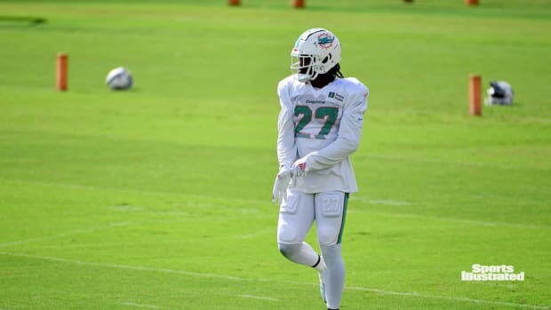 Former_ASU_running_back_Kalen_Ballage_Si-5f612d3a0a148930ff8da272_Sep_15_2020_21_12_10